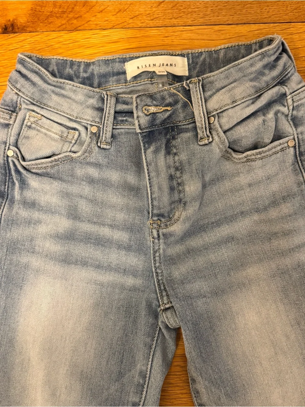 Risen Mid-Rise Bootcut Stretch Jeans Size 0/24 Light Wash - Picture 2 of 6